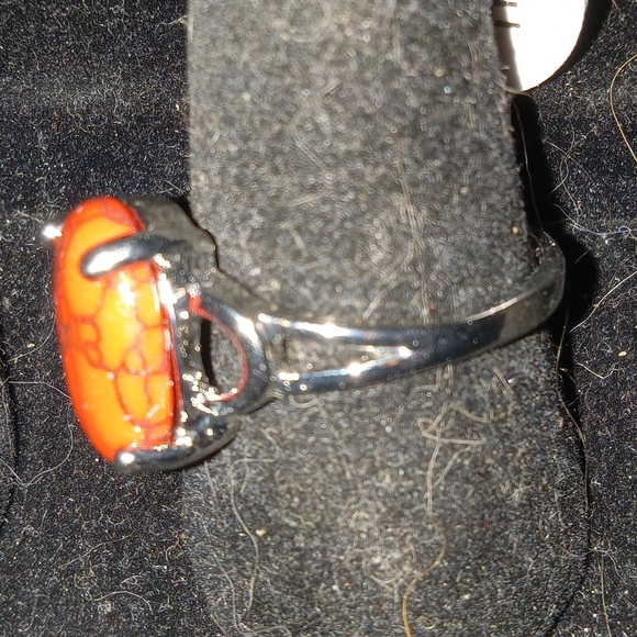 BLOWOUT PRICING 💍Red natural stone ring size 8 - Picture 2 of 4